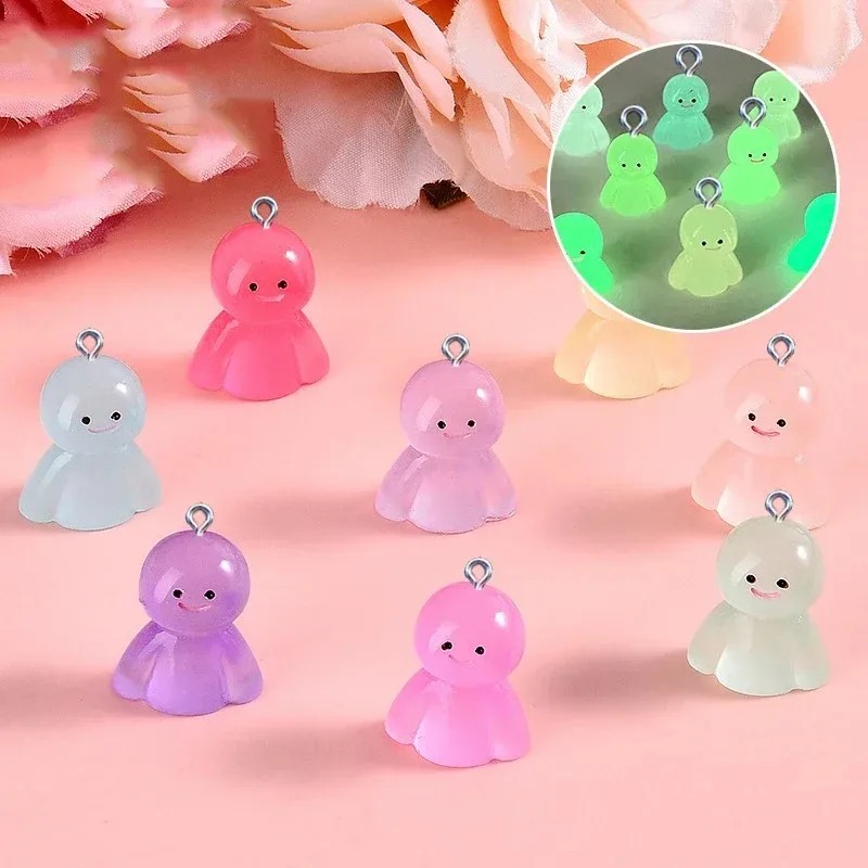 10 stuks Glow In Dark Cartoon  - Resin Craft Supplies recensie en prijs